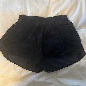 Lululemon size 4 Hotty Hot shorts